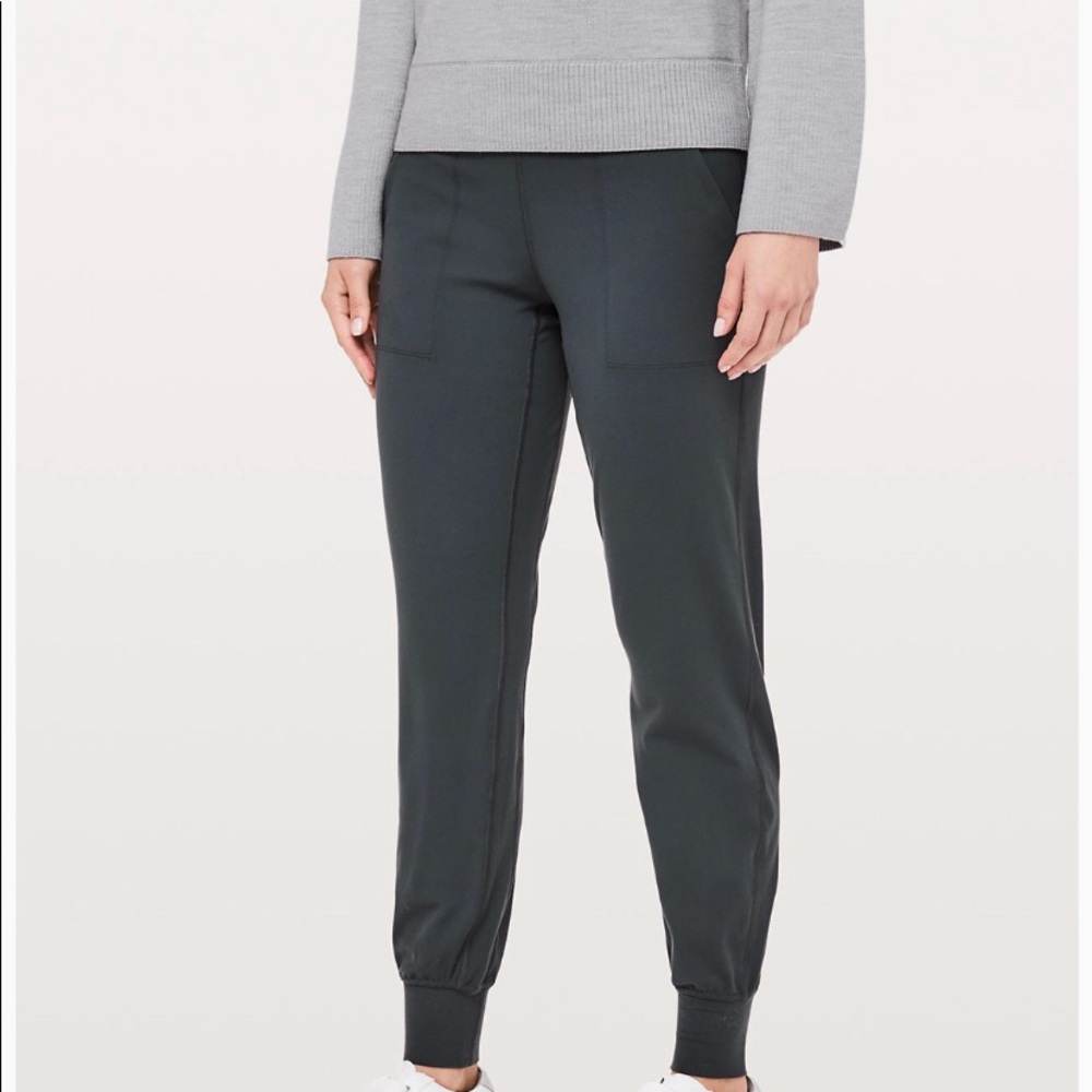 Lululemon melanite align 28”joggers